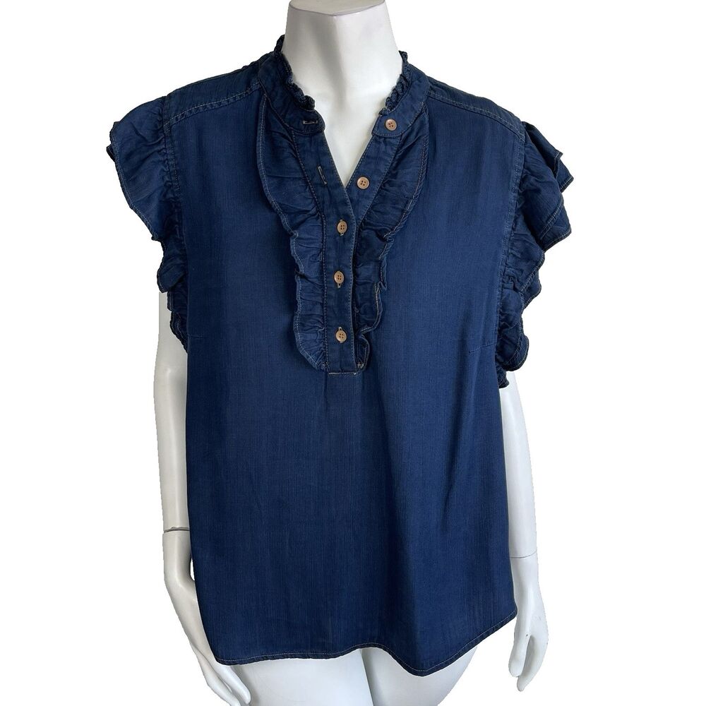 Democracy Chambray Ruffle Trim Collar Blouse Top Woman’s L Preppy Rodeo‎ Western